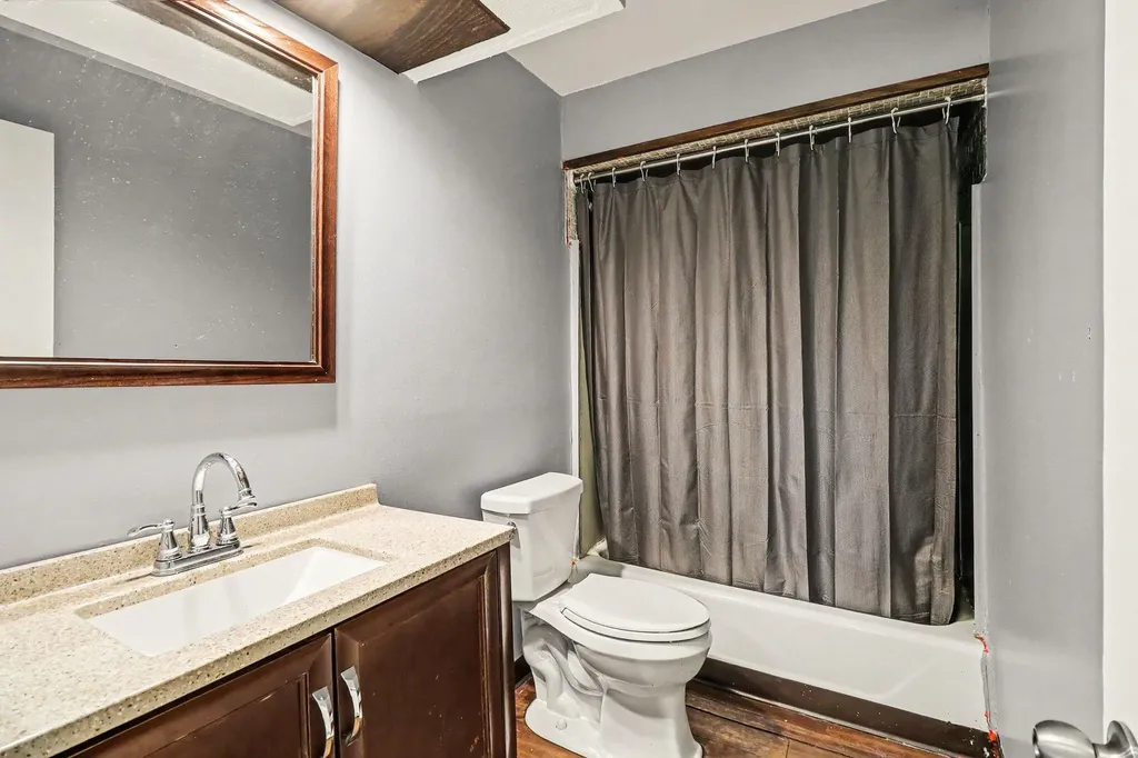 33700 Beechwood Street Westland City MI 48185