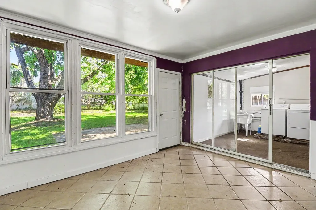 33700 Beechwood Street Westland City MI 48185
