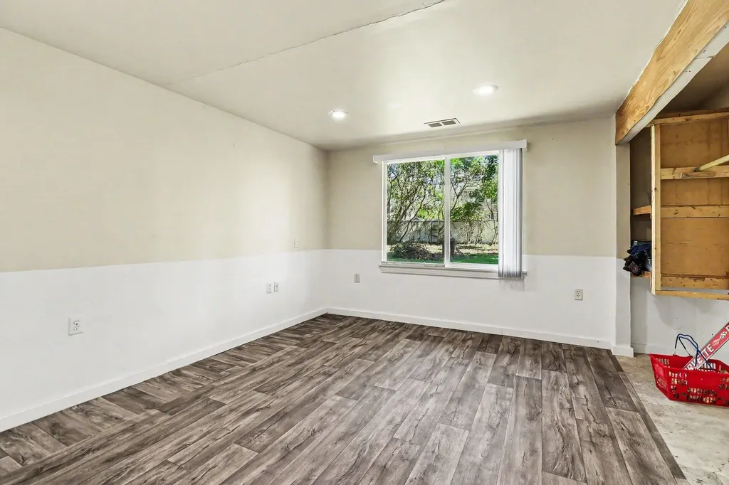 33700 Beechwood Street Westland City MI 48185