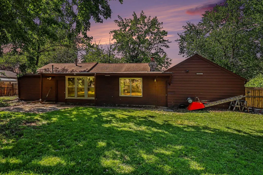 33700 Beechwood Street Westland City MI 48185