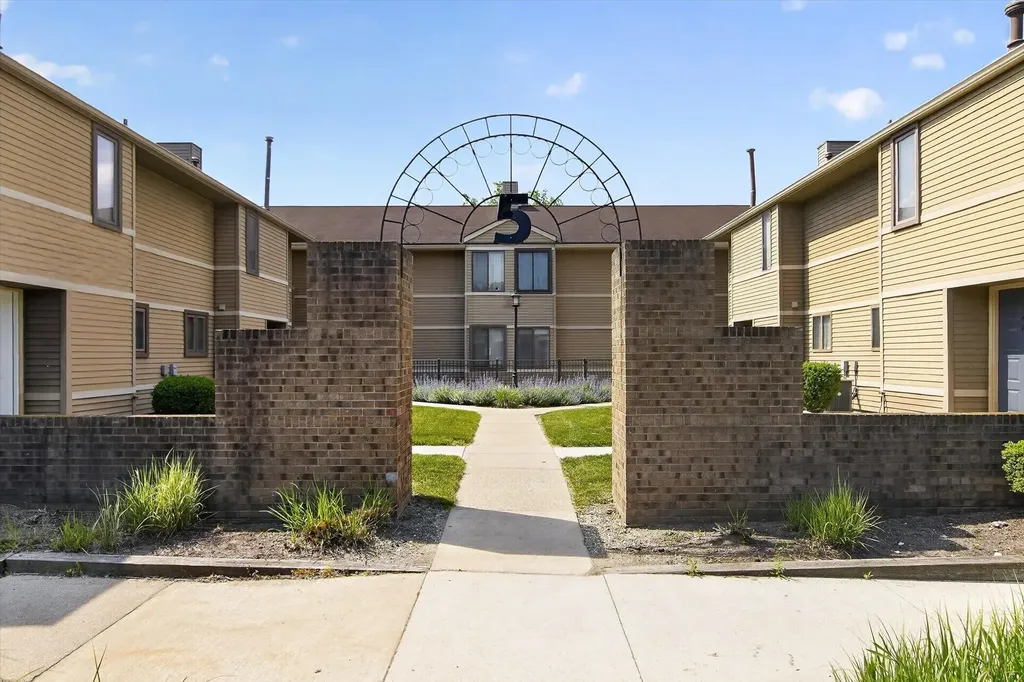 350 Briarcrest Drive Ann Arbor City MI 48104