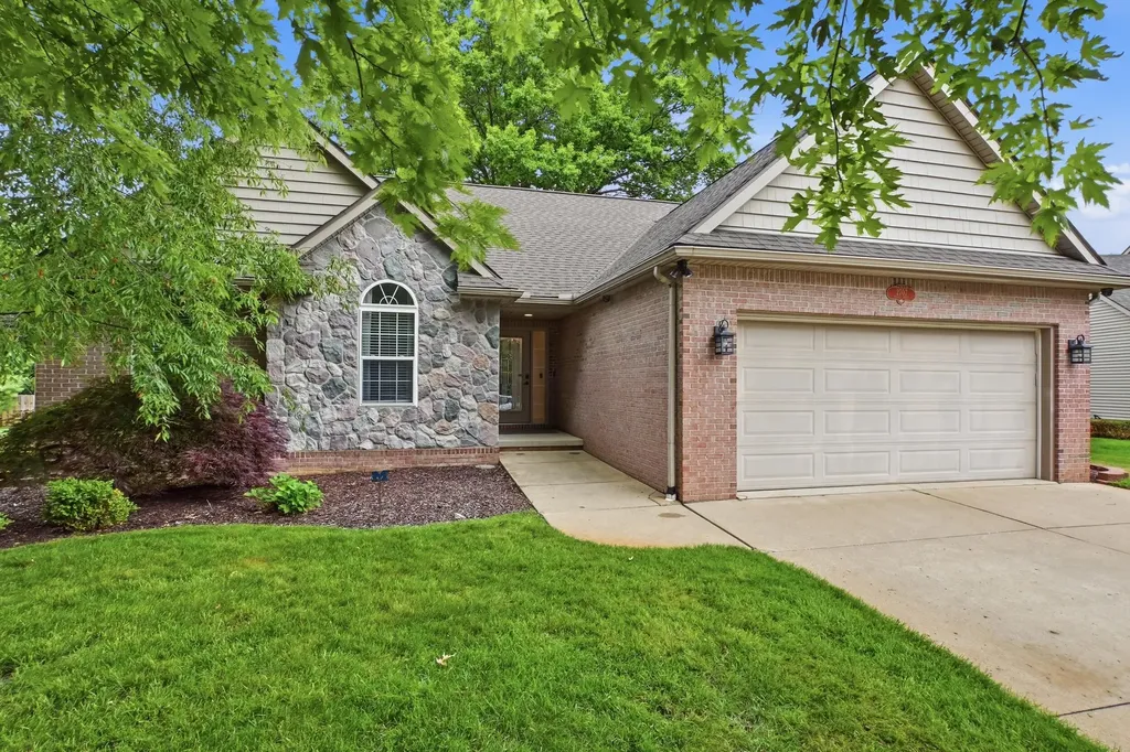 2707 Morel Drive Highland Charter Township MI 48356
