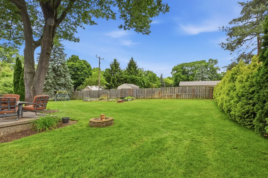 2707 Morel Drive Highland Charter Township MI 48356