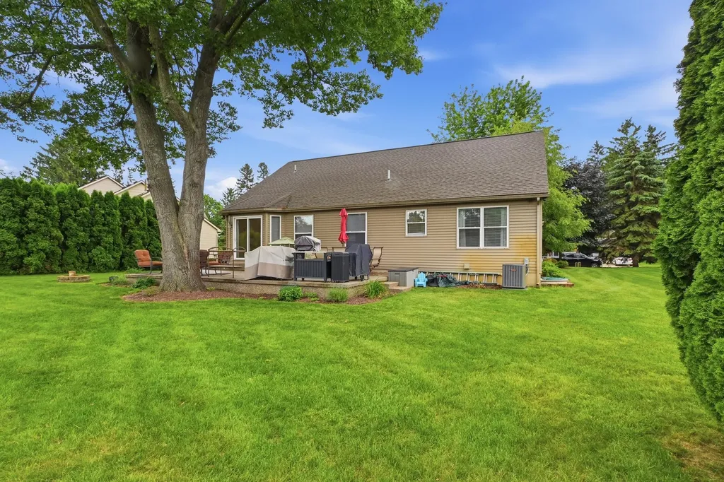 2707 Morel Drive Highland Charter Township MI 48356