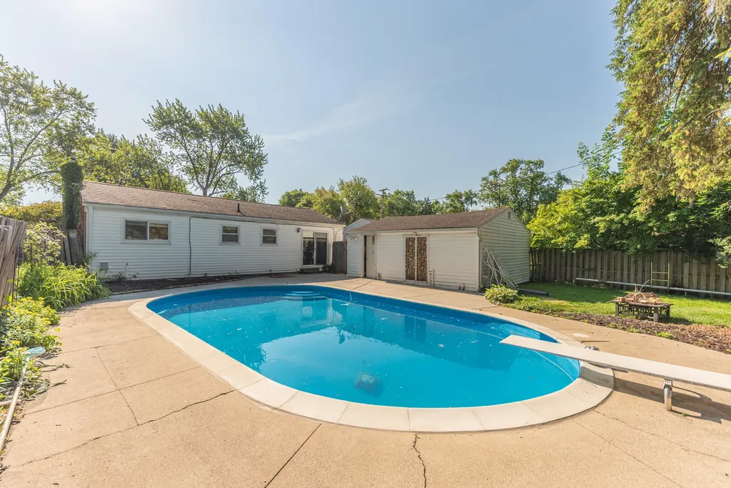 622 Rosemont Avenue Saline City MI 48176