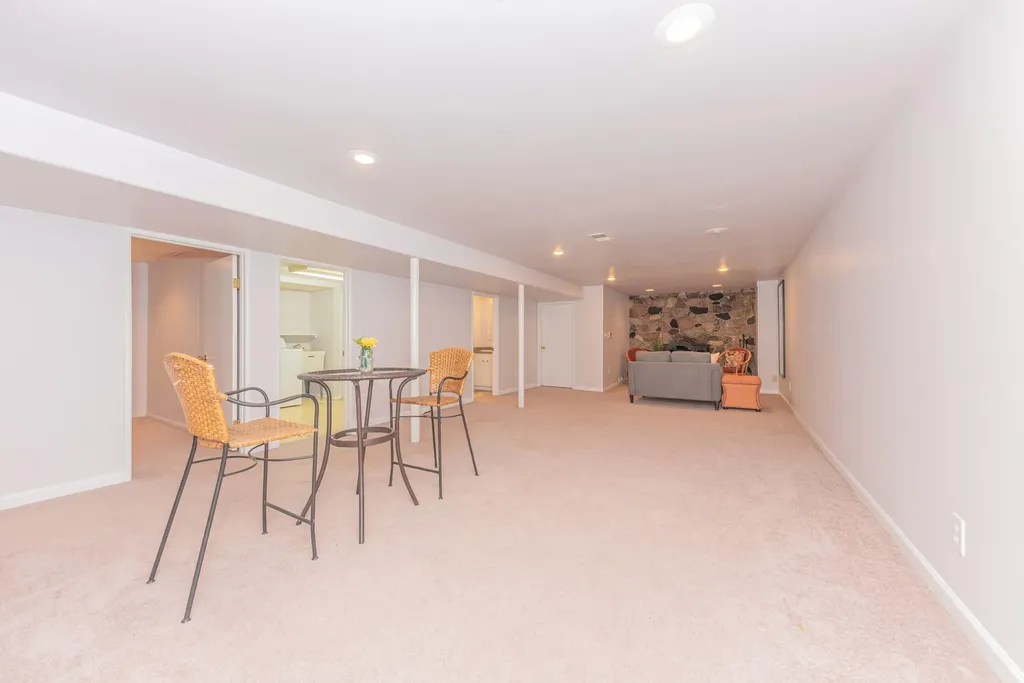 622 Rosemont Avenue Saline City MI 48176