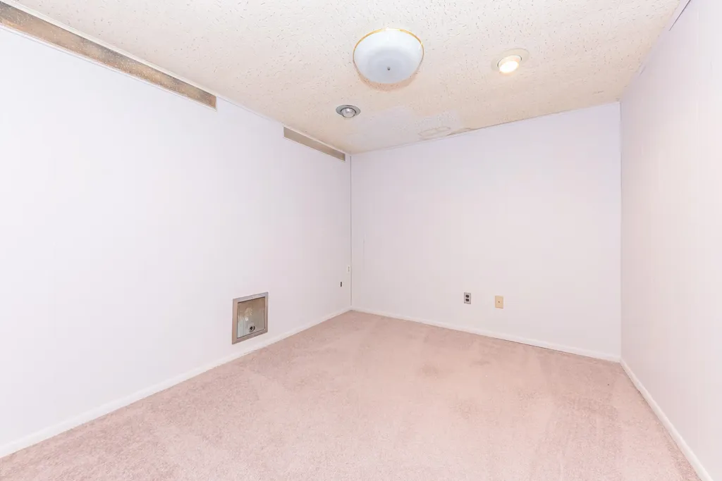 622 Rosemont Avenue Saline City MI 48176