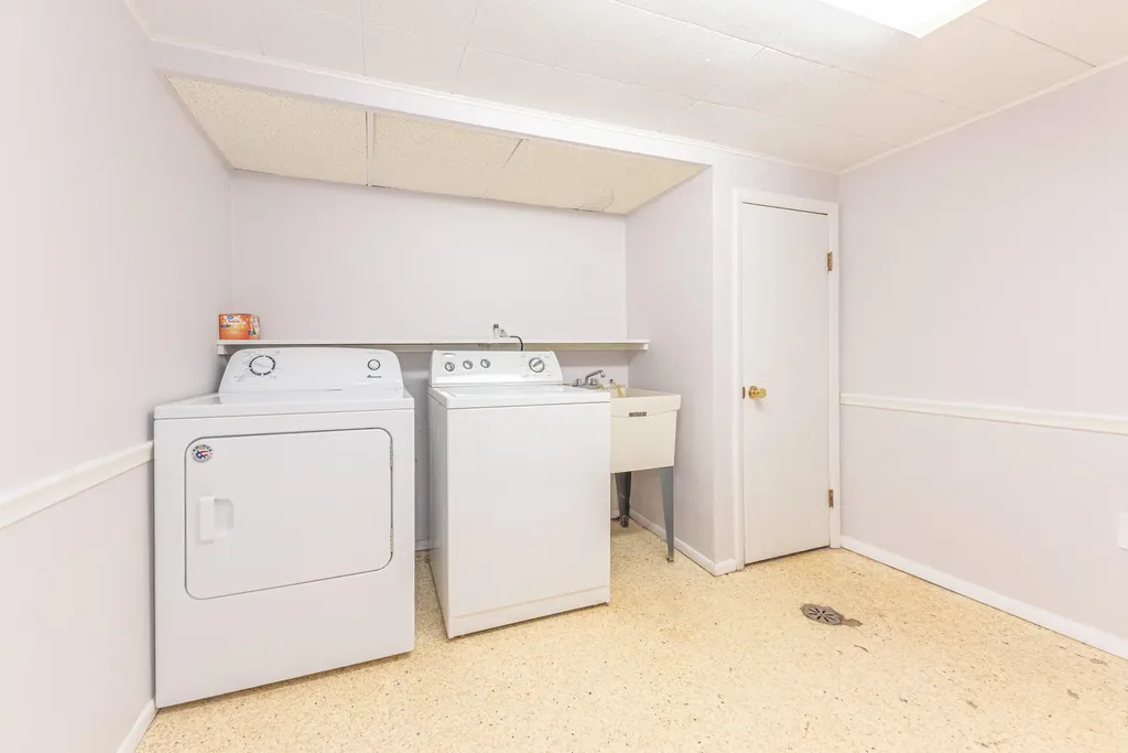 622 Rosemont Avenue Saline City MI 48176