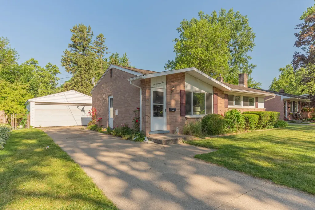 622 Rosemont Avenue Saline City MI 48176