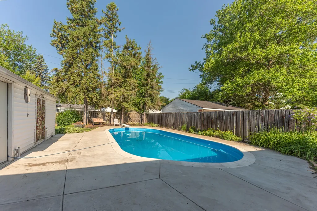 622 Rosemont Avenue Saline City MI 48176