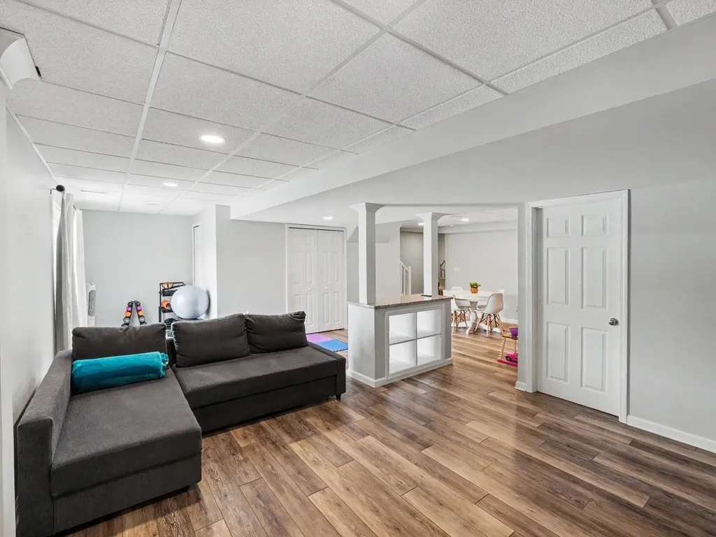 174 Burwyck Park Drive Saline City MI 48176