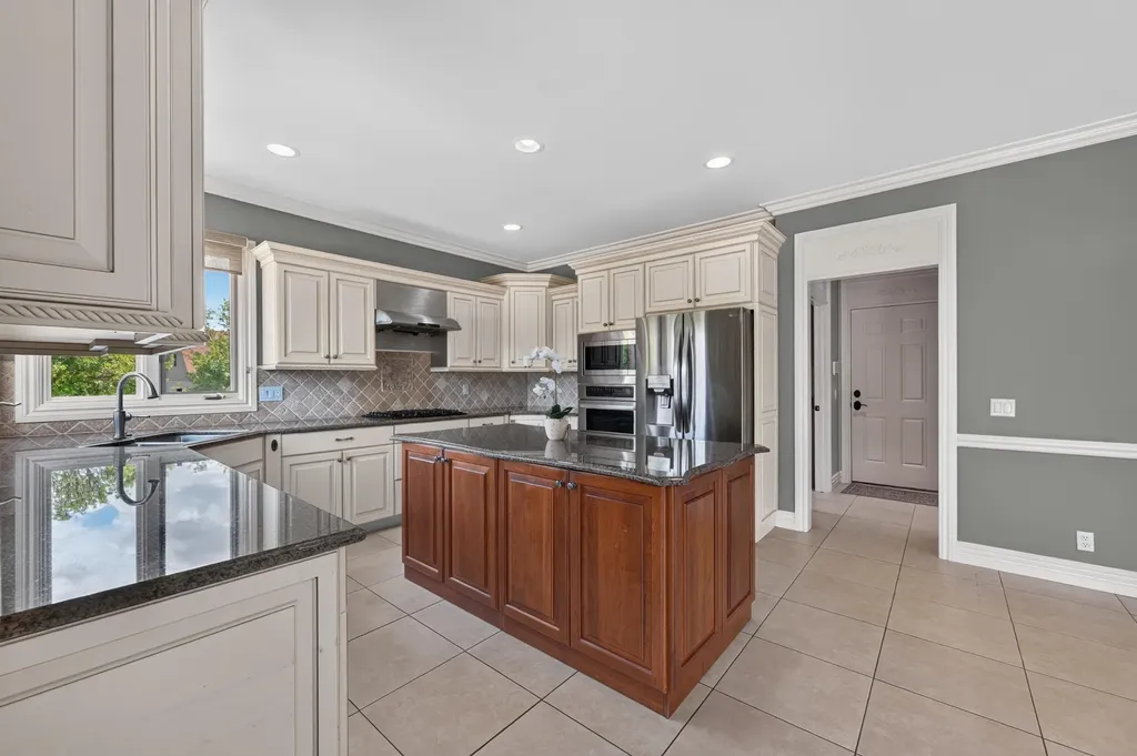 57629 Stonebriar Drive Washington Township MI 48094