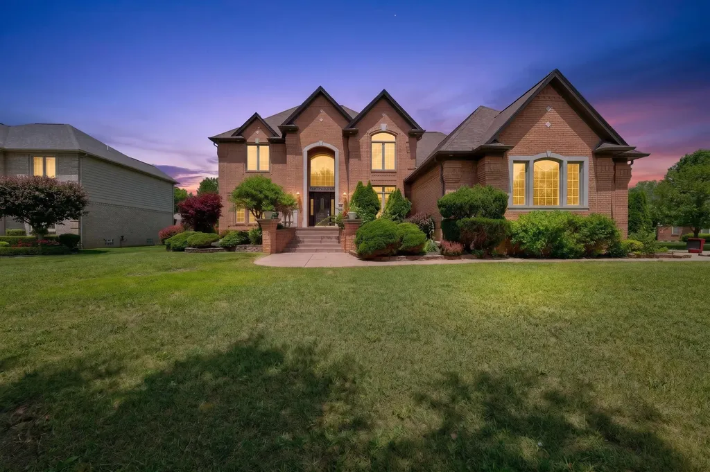 57629 Stonebriar Drive Washington Township MI 48094