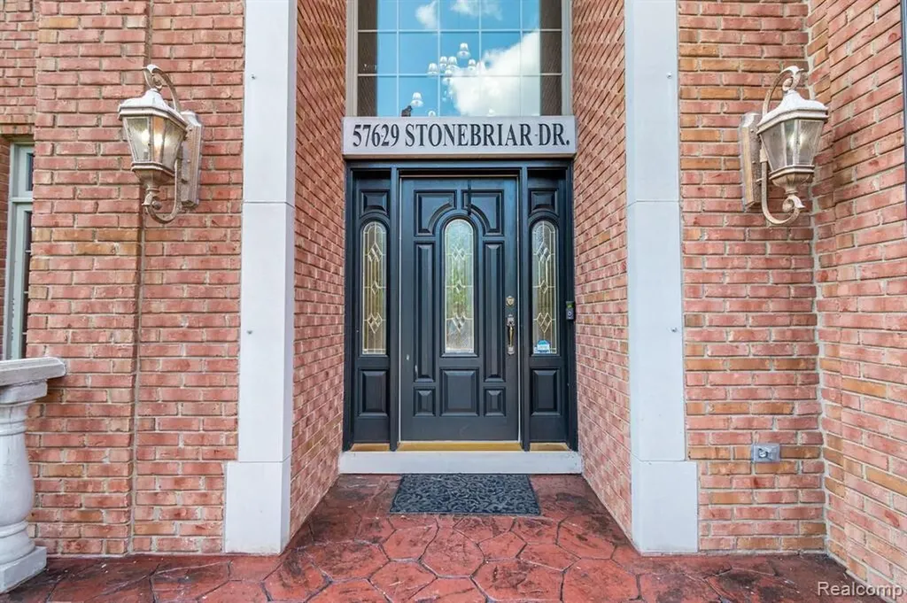 57629 Stonebriar Drive Washington Township MI 48094