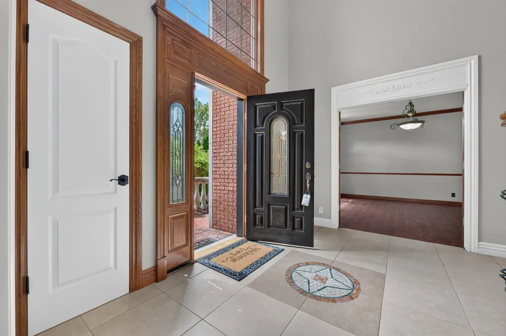 57629 Stonebriar Drive Washington Township MI 48094