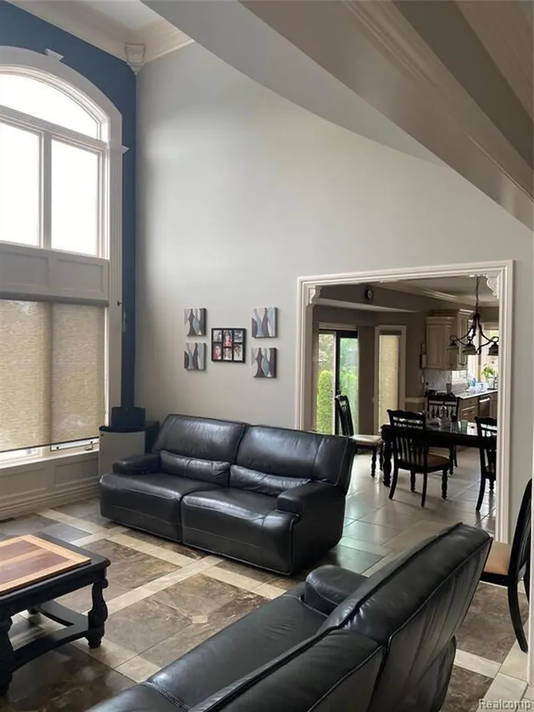 57629 Stonebriar Drive Washington Township MI 48094