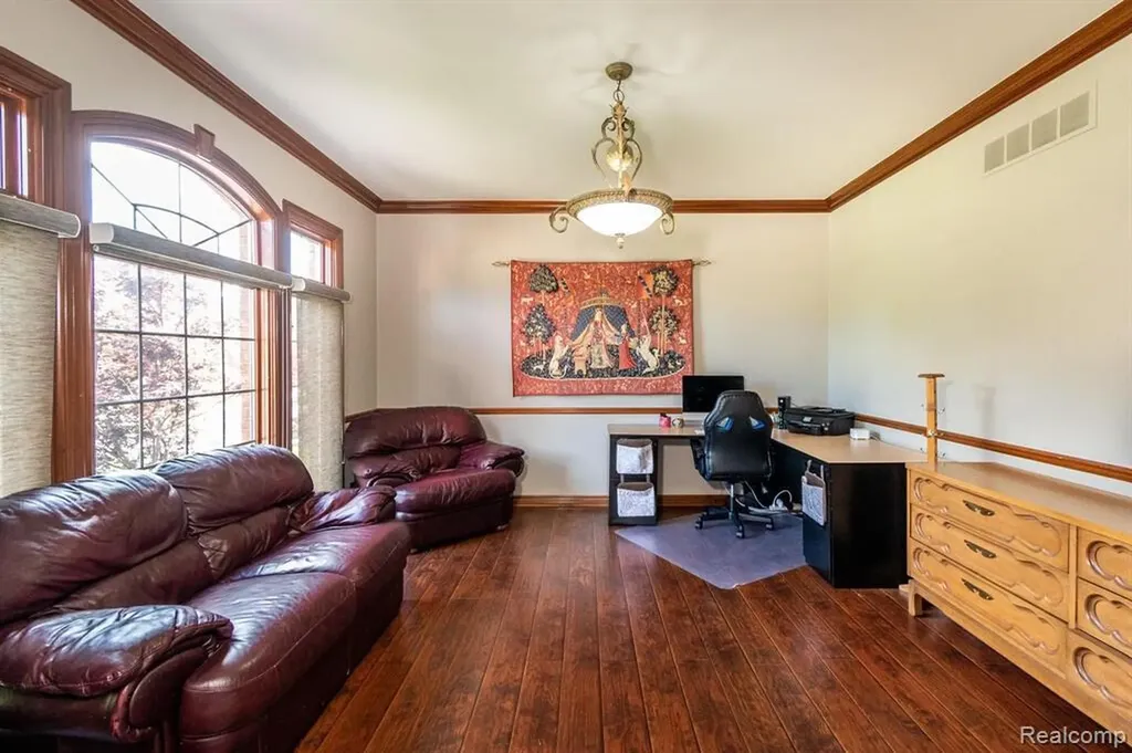 57629 Stonebriar Drive Washington Township MI 48094