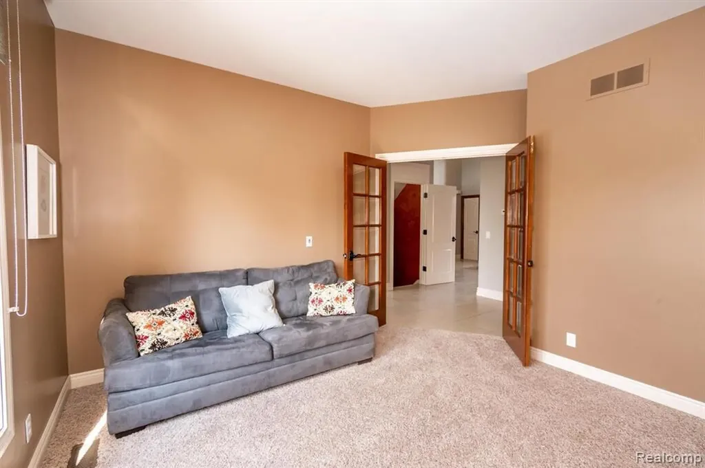 57629 Stonebriar Drive Washington Township MI 48094