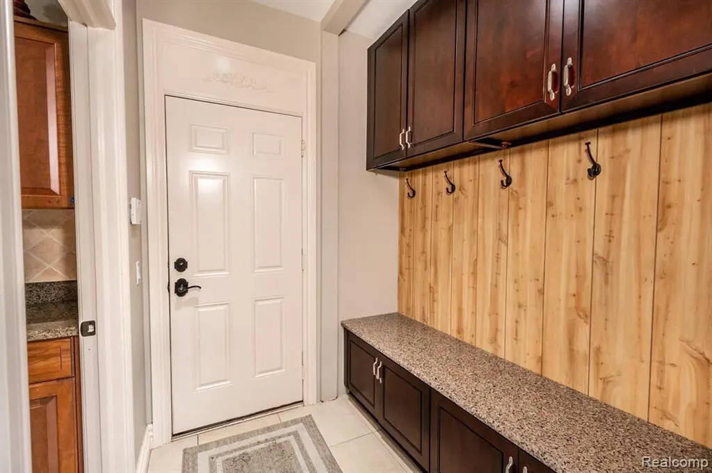 57629 Stonebriar Drive Washington Township MI 48094