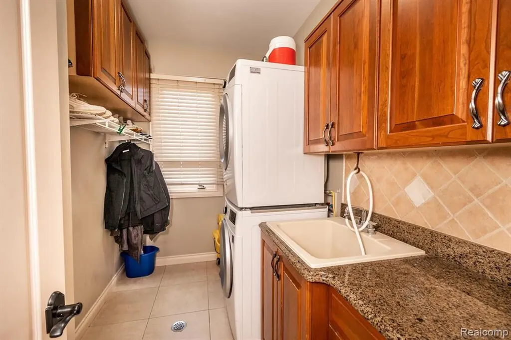 57629 Stonebriar Drive Washington Township MI 48094