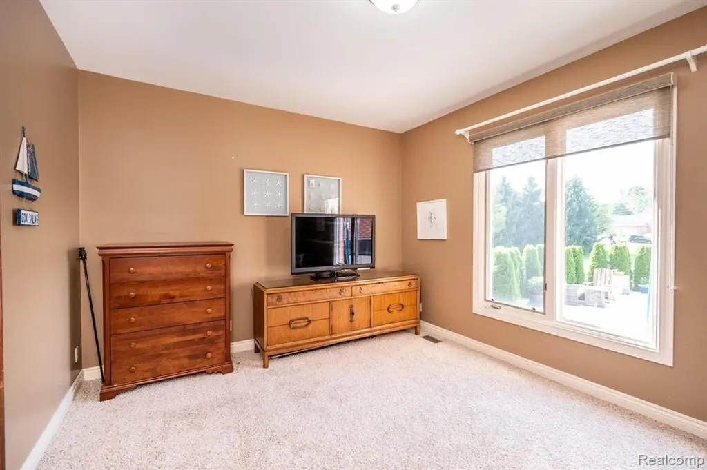 57629 Stonebriar Drive Washington Township MI 48094