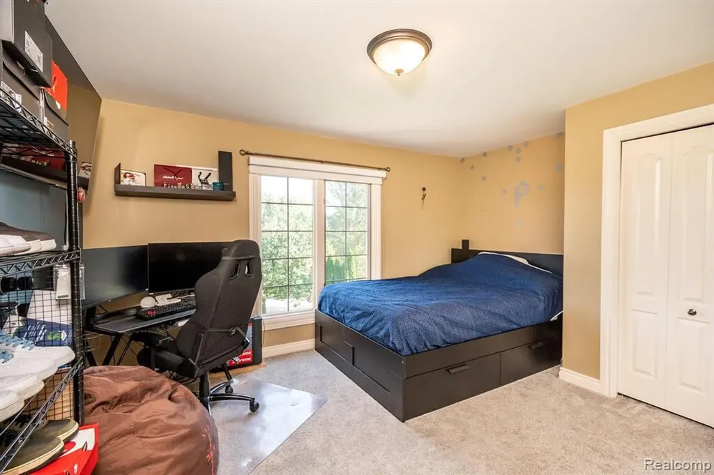 57629 Stonebriar Drive Washington Township MI 48094