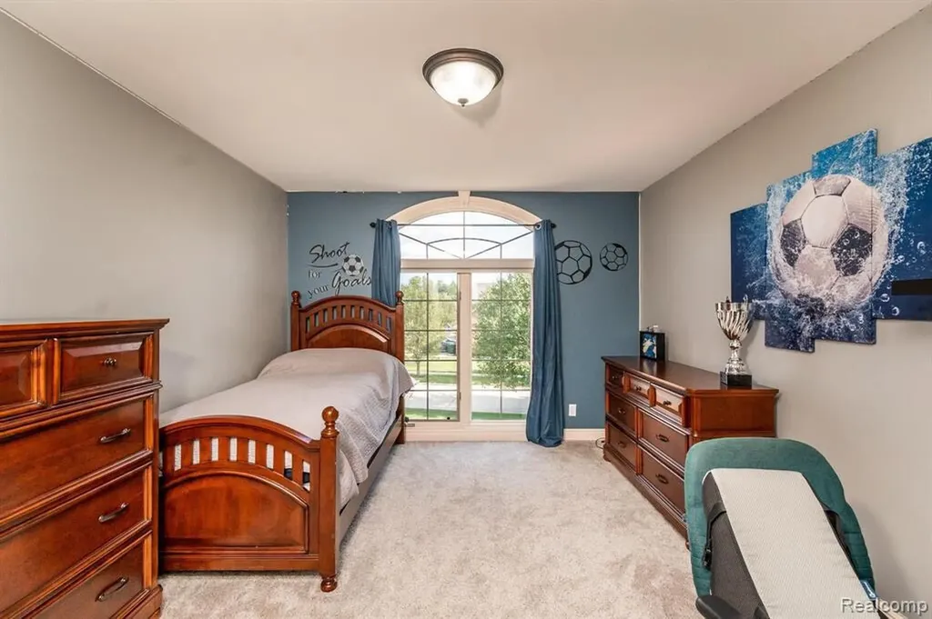 57629 Stonebriar Drive Washington Township MI 48094