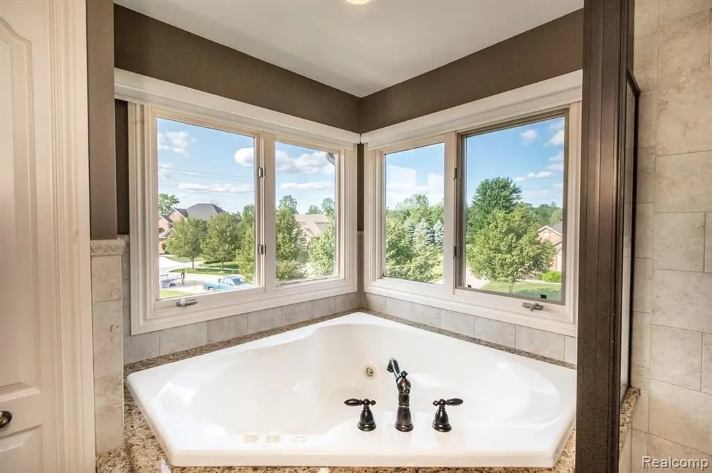 57629 Stonebriar Drive Washington Township MI 48094