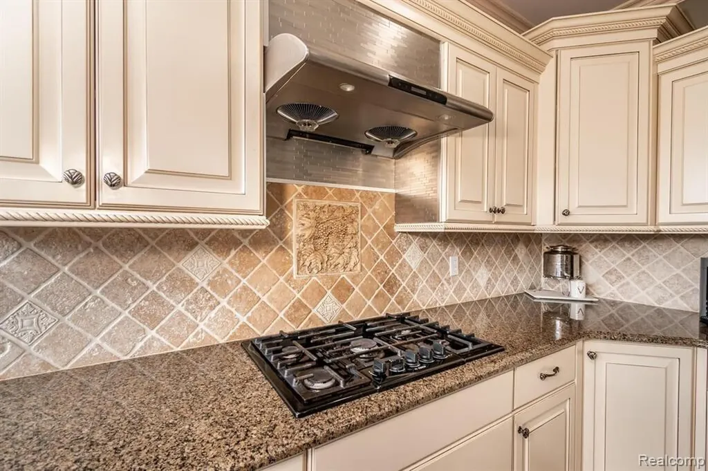 57629 Stonebriar Drive Washington Township MI 48094