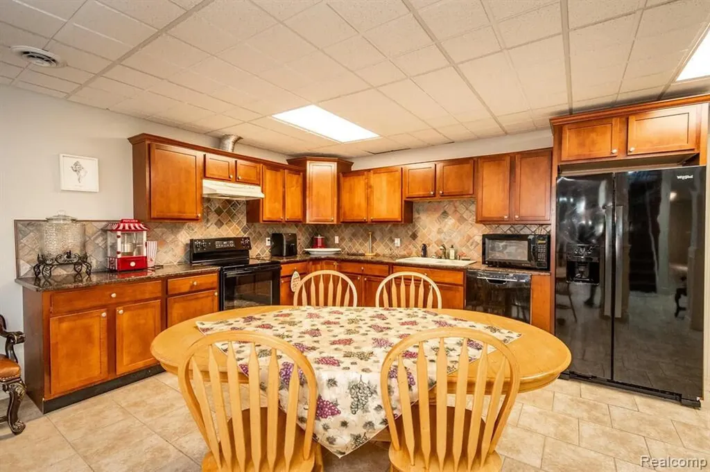 57629 Stonebriar Drive Washington Township MI 48094