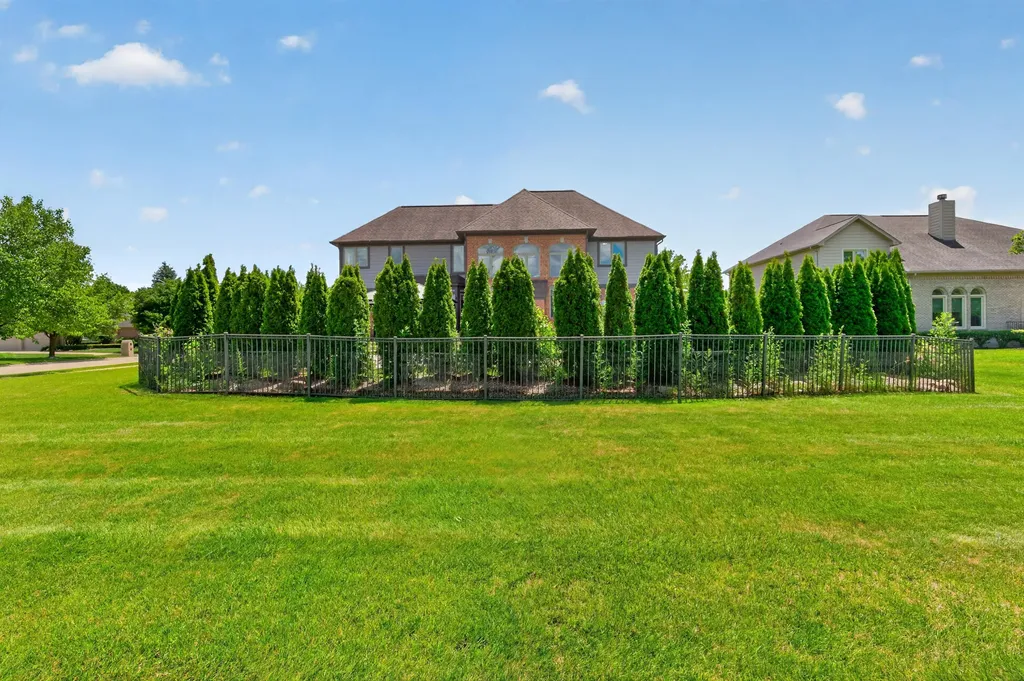 57629 Stonebriar Drive Washington Township MI 48094