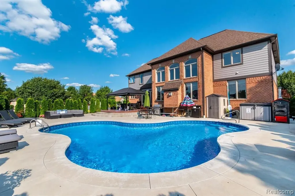 57629 Stonebriar Drive Washington Township MI 48094