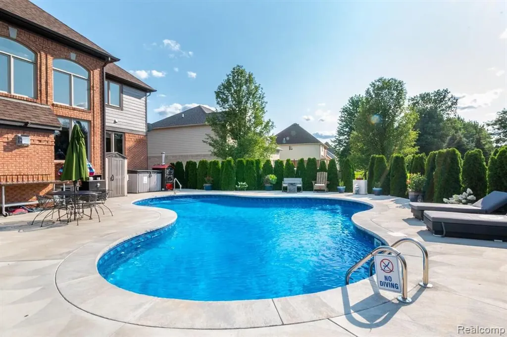 57629 Stonebriar Drive Washington Township MI 48094