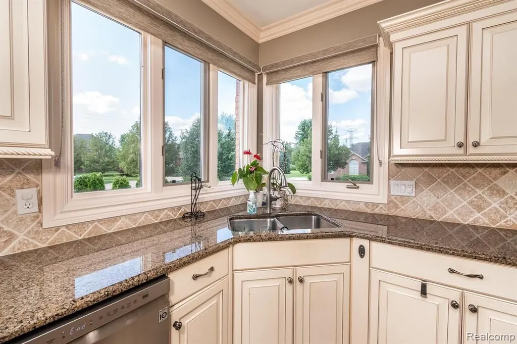 57629 Stonebriar Drive Washington Township MI 48094