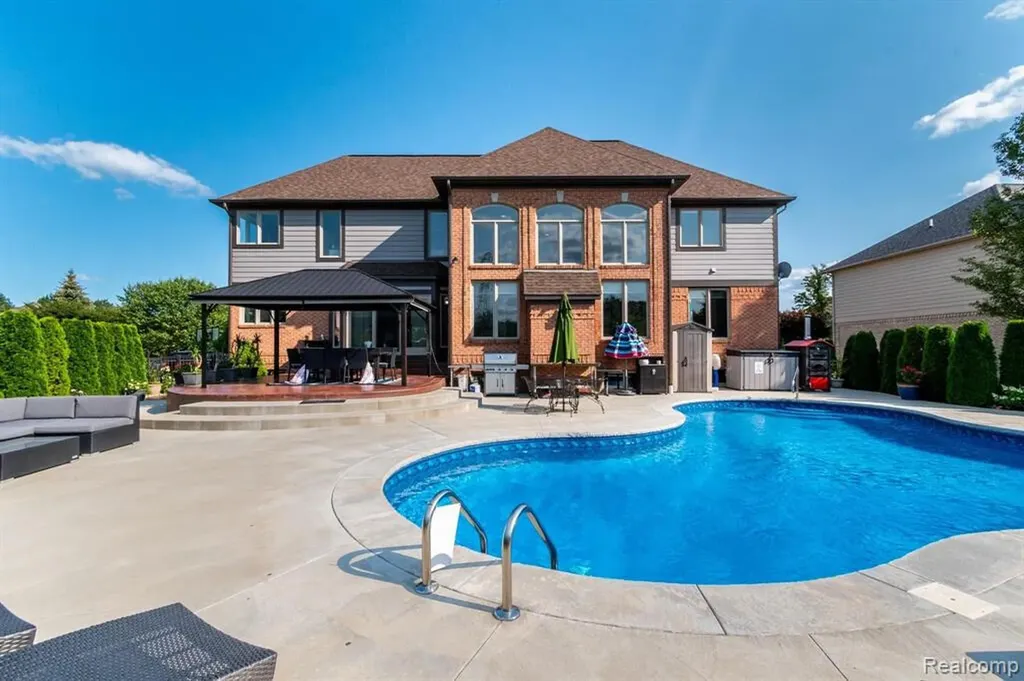 57629 Stonebriar Drive Washington Township MI 48094