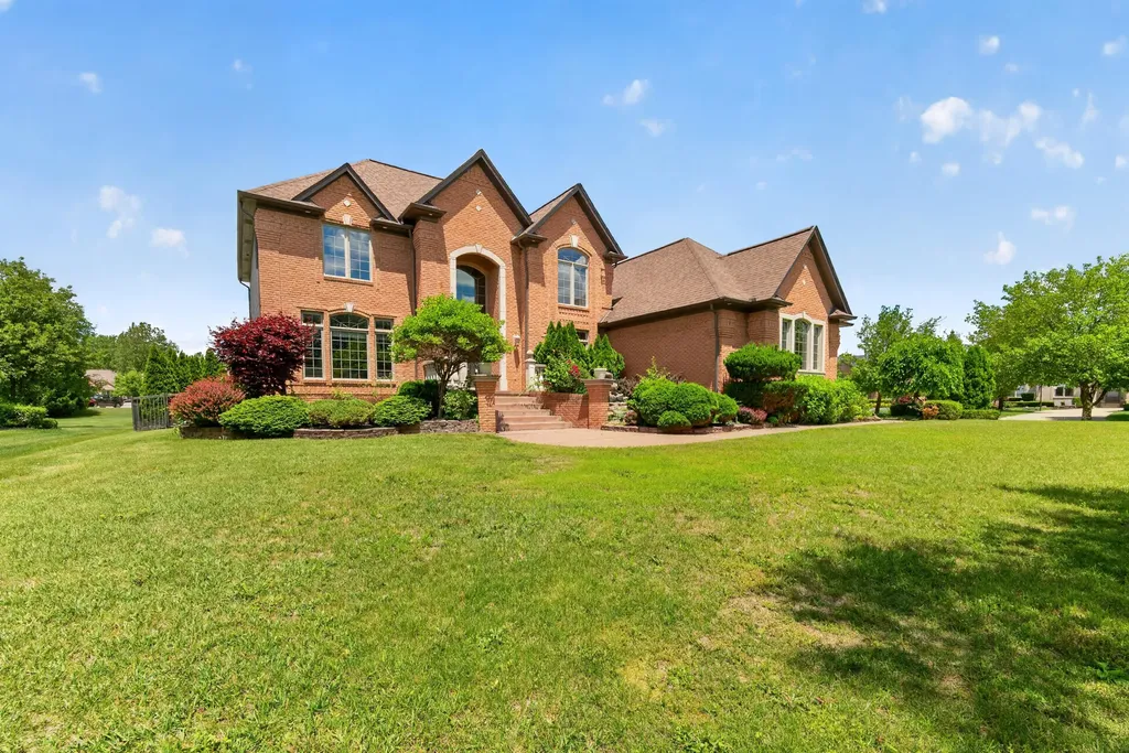 57629 Stonebriar Drive Washington Township MI 48094