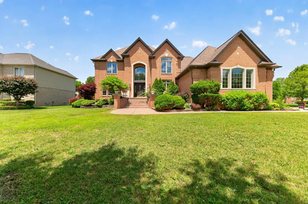57629 Stonebriar Drive Washington Township MI 48094
