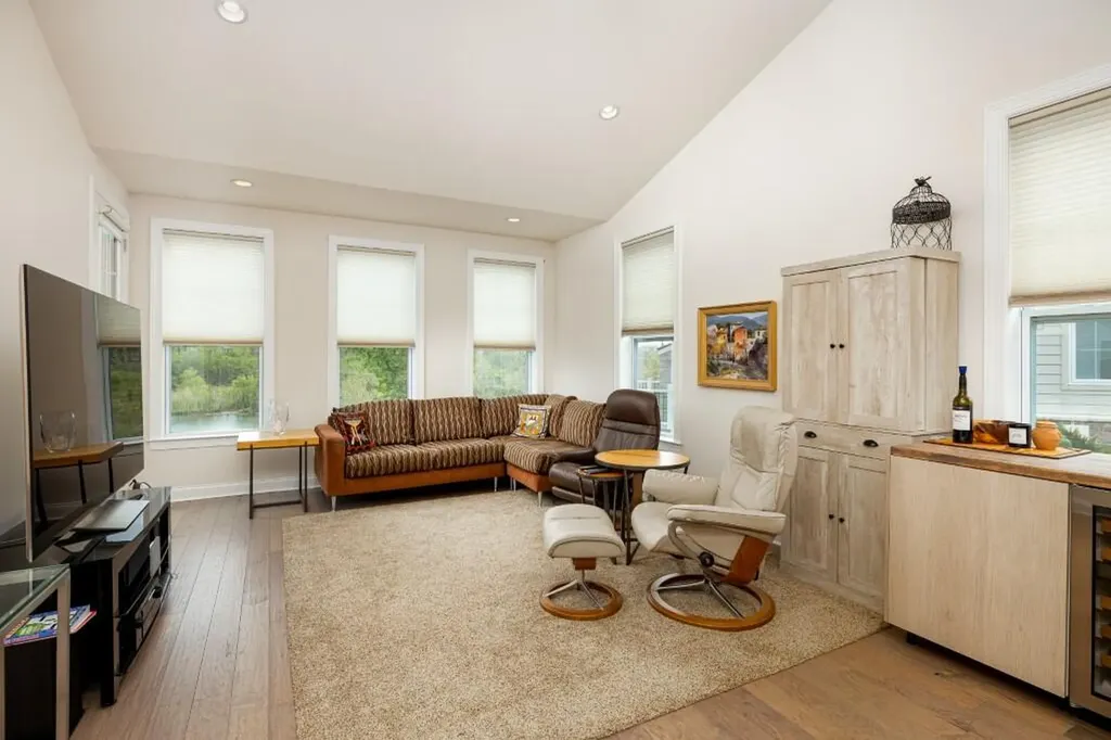 3031 N Spurway Drive Ann Arbor City MI 48105