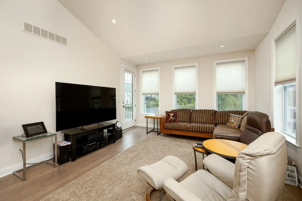 3031 N Spurway Drive Ann Arbor City MI 48105