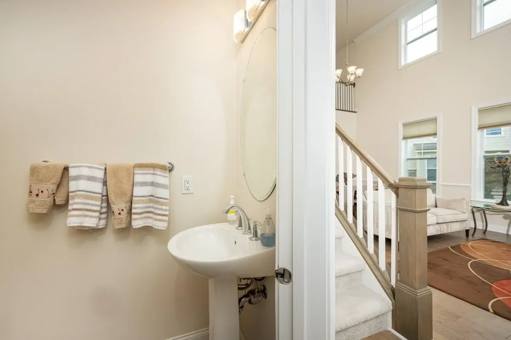 3031 N Spurway Drive Ann Arbor City MI 48105