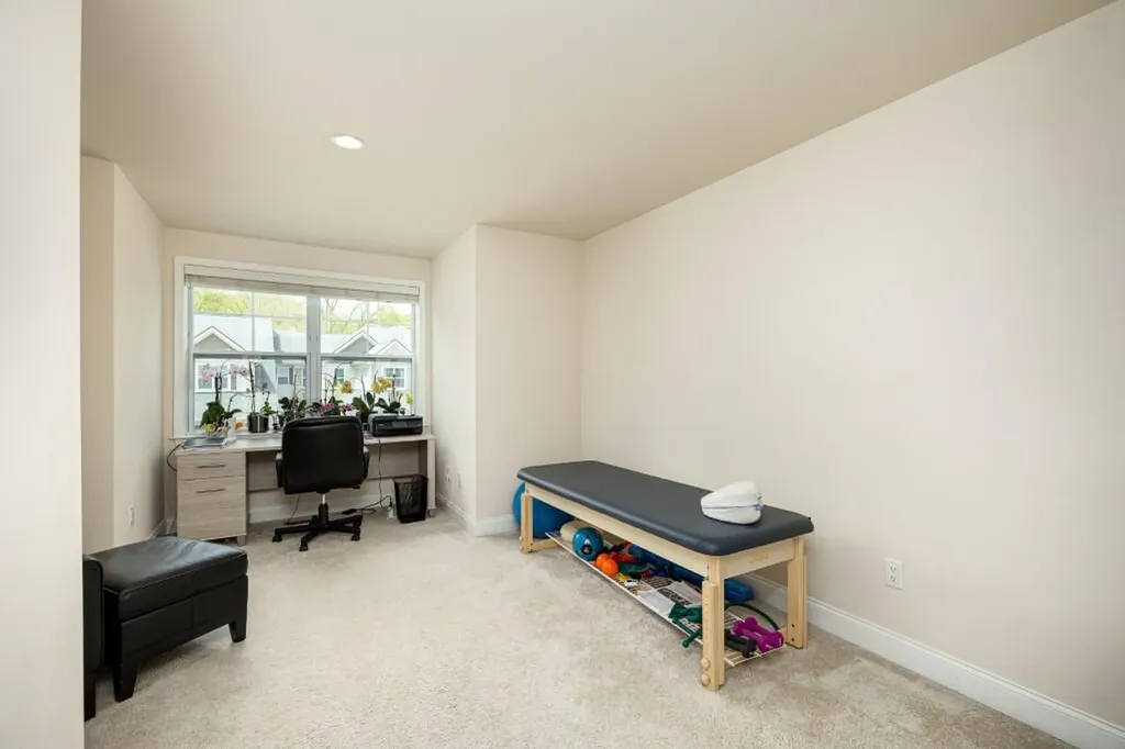 3031 N Spurway Drive Ann Arbor City MI 48105