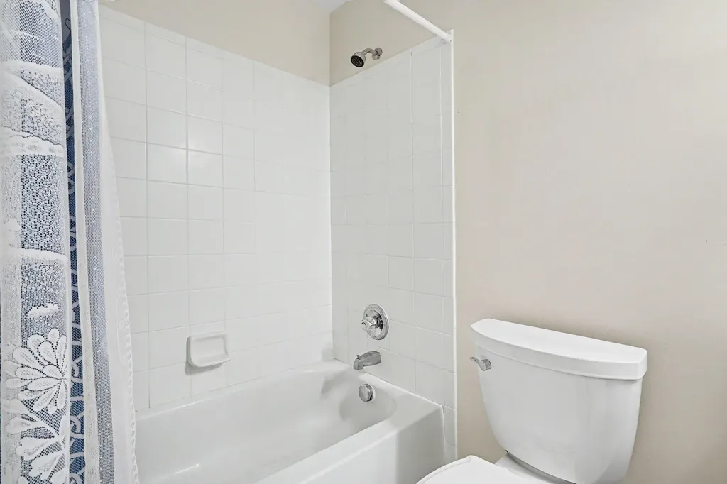 11107 Farmingdale Lane Commerce Charter Township MI 48390
