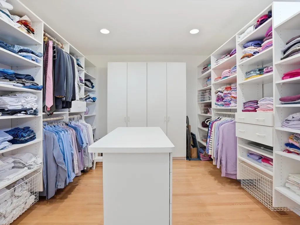 4708 Buckby Cross Bloomfield Charter Township MI 48302
