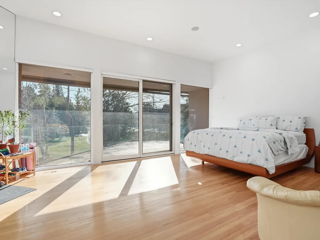 4708 Buckby Cross Bloomfield Charter Township MI 48302