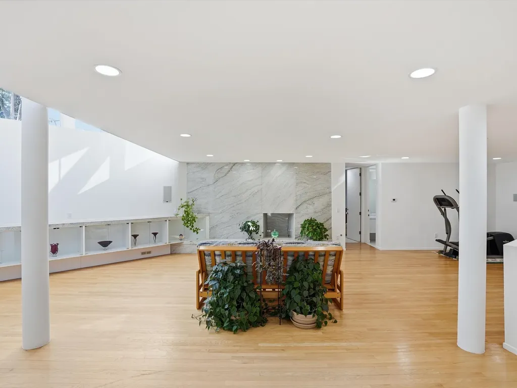 4708 Buckby Cross Bloomfield Charter Township MI 48302