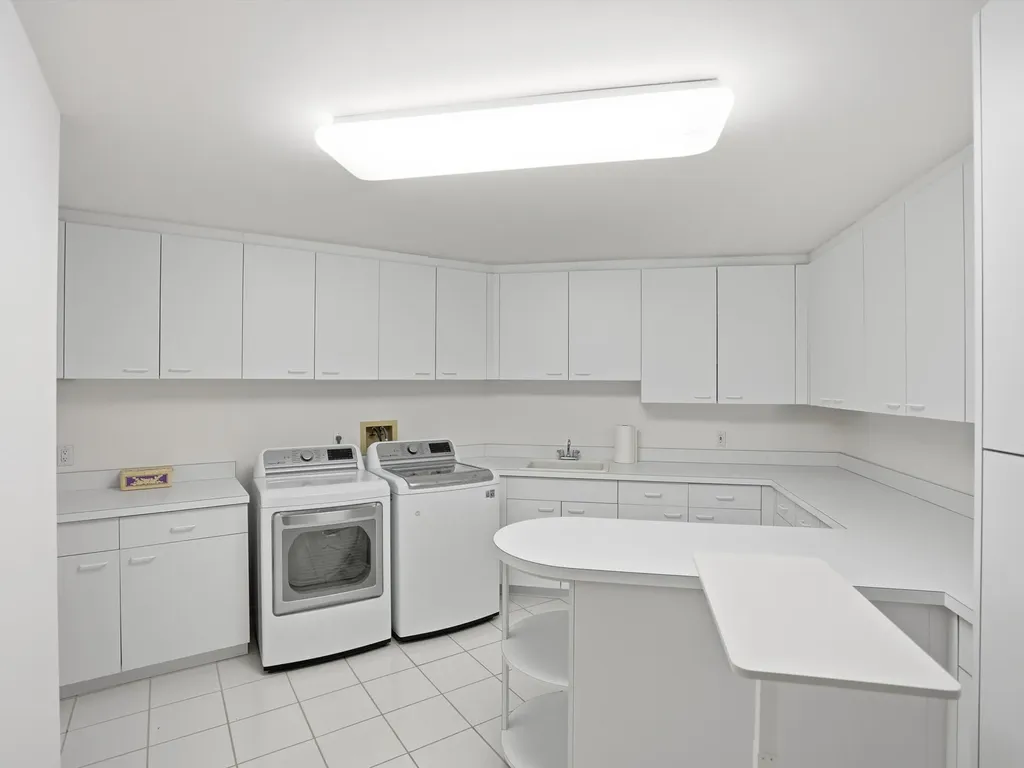 4708 Buckby Cross Bloomfield Charter Township MI 48302