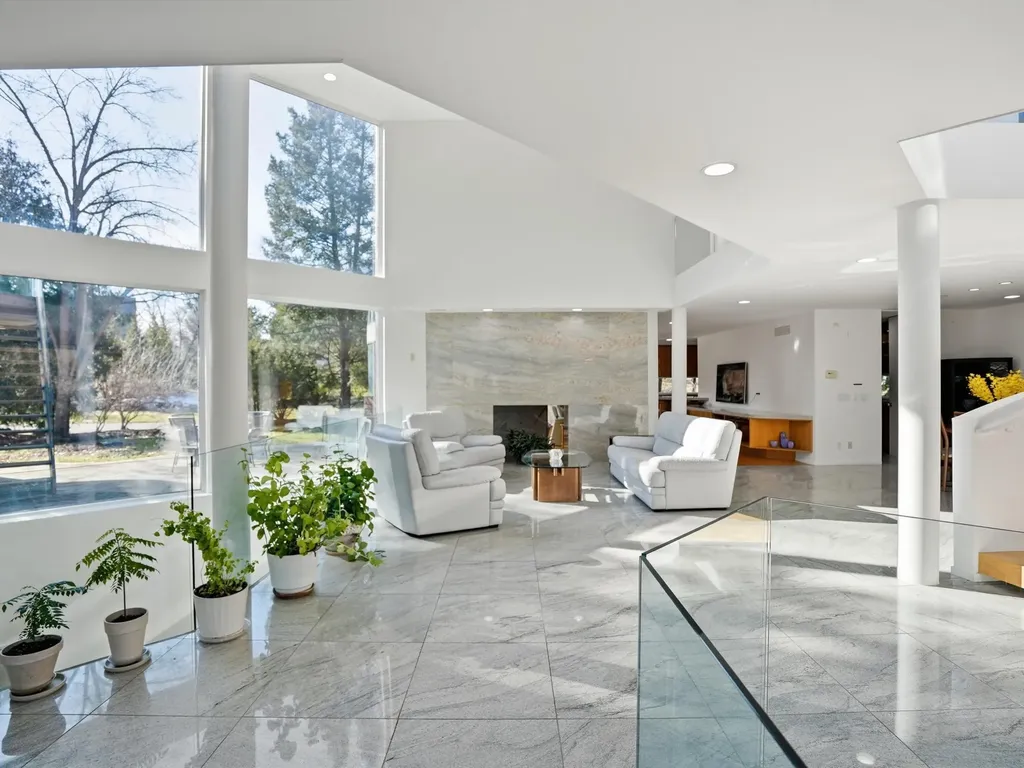 4708 Buckby Cross Bloomfield Charter Township MI 48302