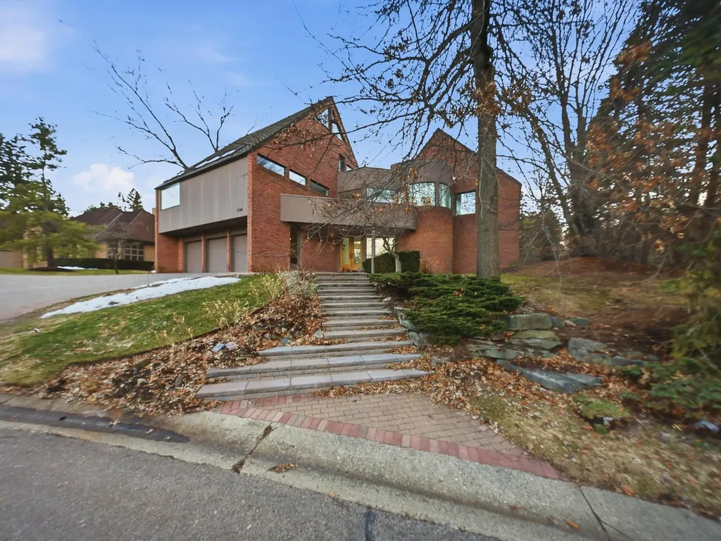4708 Buckby Cross Bloomfield Charter Township MI 48302
