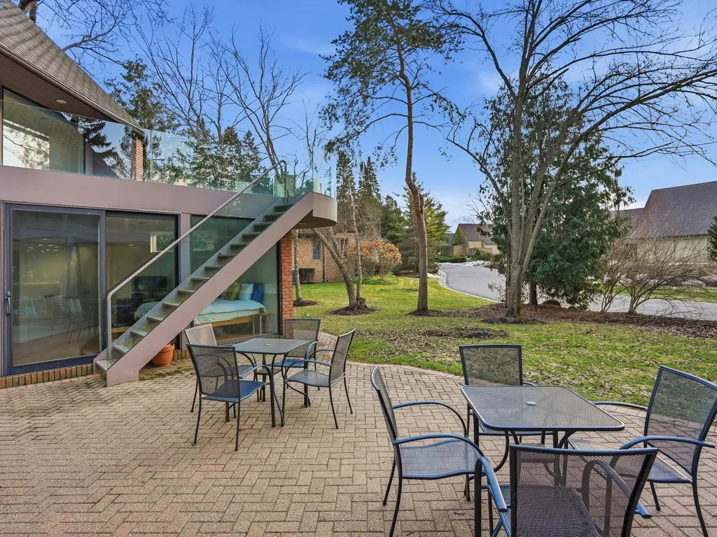 4708 Buckby Cross Bloomfield Charter Township MI 48302