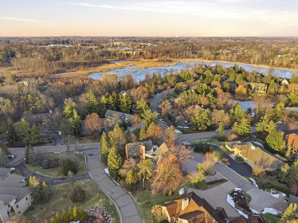 4708 Buckby Cross Bloomfield Charter Township MI 48302
